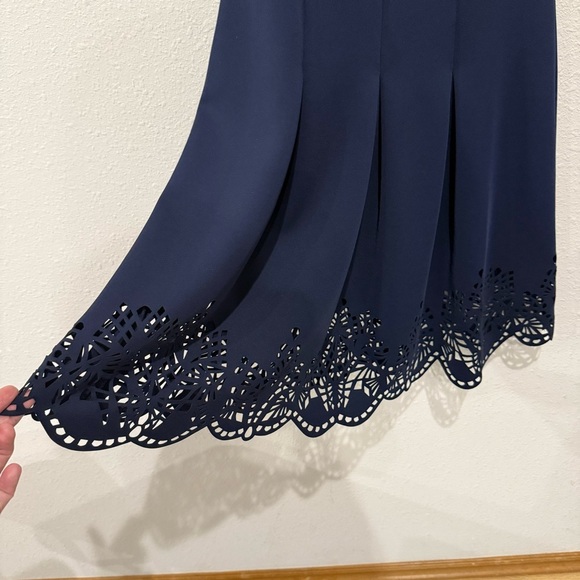 Spense V-neck Sleeveless Dress Laser Cut Pleated Party Wedding Navy Women’s Sz 8 - Picture 2 of 13